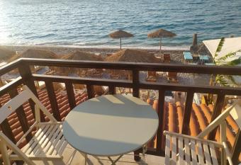 Kokkari Social Club has Balcony rooms