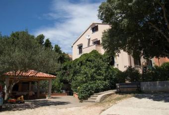 Apartmani Nedjeljko has Balcony rooms