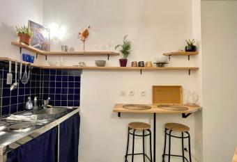 fabuleux   2 appartement au coeur de Montpellier, climatisation allows 18 year olds to book a room