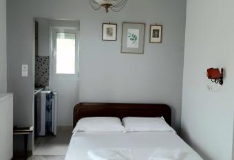 Odysseas has Balcony rooms