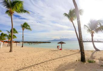 Paradis studio & sa plage    1 minute has Balcony rooms