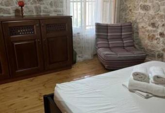 Polyxeni Apartments has Balcony rooms