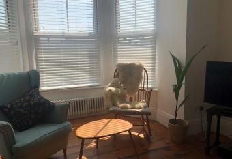 The Nest, Central Falmouth has Balcony rooms