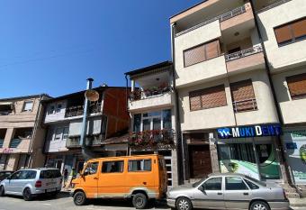 Ralin Hostel has Balcony rooms