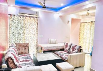 Lovely 2 BHK flat fullyfurnished has Balcony rooms