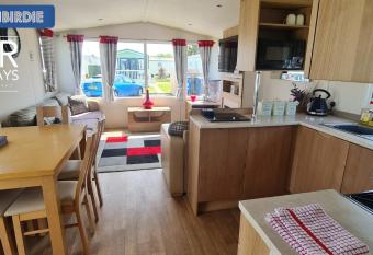 CARAVAN BIRDIE has Balcony rooms