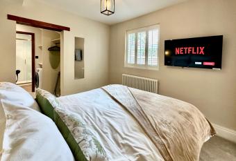 Guildhall Garden has Balcony rooms