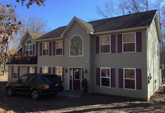 Poconos Lake harmony Jackfrost ski Pocono Raceway Camelback ski Mount Airy Lodge has rooms with a private hot tub