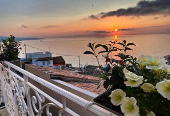 B&B bella vista has Balcony rooms