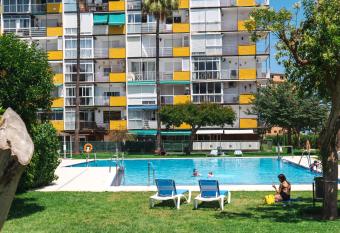 Apartamento Bonanza Playa Benalm  dena allows 18 year olds to book a room