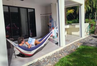 Villa Elenita Chaleureuse et Luxueuse has Balcony rooms