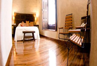 Hotel Casa Selah has rooms with a private hot tub