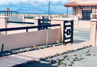 Lanzarote Views has Balcony rooms