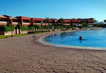                   has rooms with a private hot tub