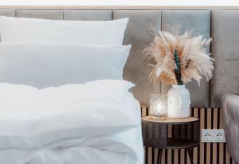 GreenLeaf Regensburg I Sinzing allows 18 year olds to book a room