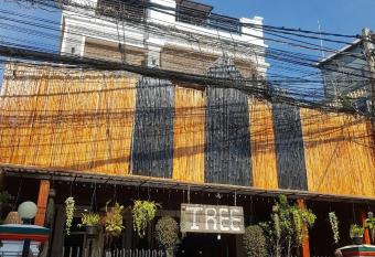 Chilly House has rooms with a private hot tub