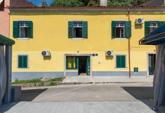 Apartmani Ella has Balcony rooms