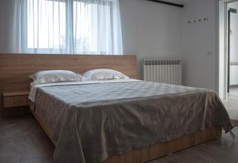 Lake House has Balcony rooms