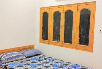 G.B Paying Guest House has Smoking/Balcony rooms