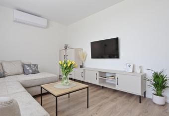 Au  ros apartamentai allows 18 year olds to book a room