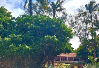 Beach Cottage on Diani Beach has Balcony rooms