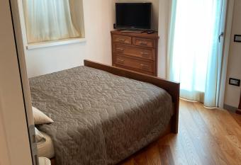 Savoia Terrace with Mountain View has rooms with a private hot tub