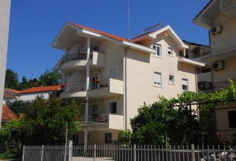 Apartments Teodo has Balcony rooms