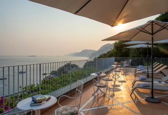 Il Barilotto has Balcony rooms