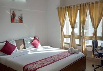 1 BHK Advantage 2 Blue Ridge has rooms with a private hot tub