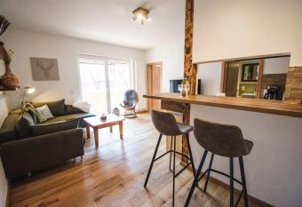 Rotmilanblick allows 18 year olds to book a room