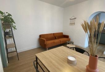 La Suite des Platanes allows 18 year olds to book a room