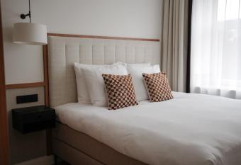 By Friso Den Haag has Balcony rooms