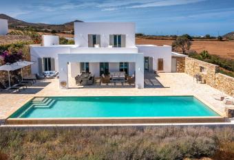 The Gallery Home has Balcony rooms