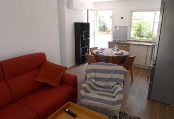 Les 2 dauphins has Balcony rooms