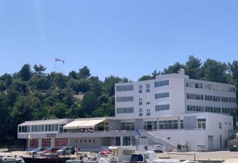 Hotel Tolero has Balcony rooms