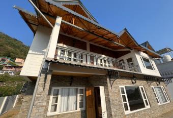 Sunset Boulevard has rooms with a private hot tub