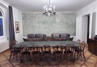 Rilke Apartments allows 18 year olds to book a room