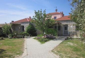 Petra Houses has Balcony rooms
