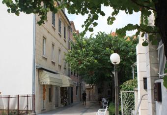 Old Town Apartment allows 18 year olds to book a room