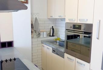 Milutin Novi Beograd has Balcony rooms