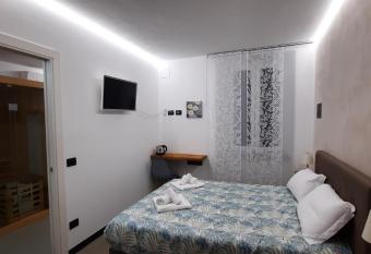 Affittacamere Ambrosia has rooms with a private hot tub