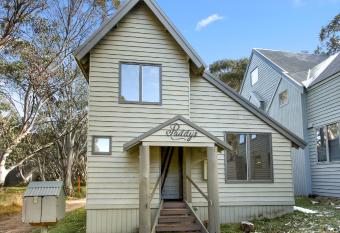 Paddys allows 18 year olds to book a room