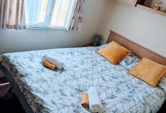 Beautiful Towyn 3 bed 6 birth Caravan has Balcony rooms