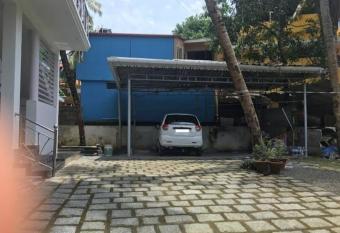 Rooms has Balcony rooms