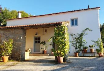 Doni Beach House has Balcony rooms