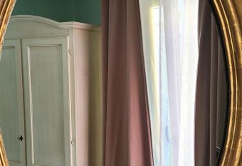 La Casa della Rosa Nana allows 18 year olds to book a room