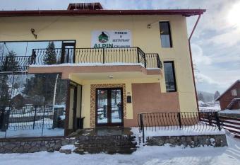 Alpin Busteni has Balcony rooms