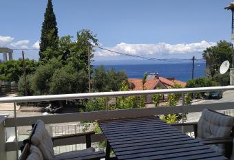 Kitries Sunshine has Balcony rooms