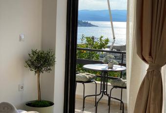 The Olive Ocean has Balcony rooms