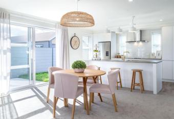 Peony Getaway has Balcony rooms